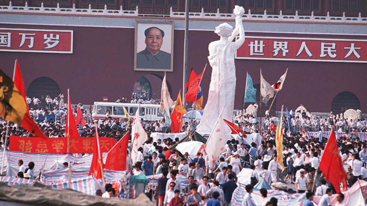 FLOPRC's tweet photo. 1989 Tiananmen Square https://t.co/CDw8Yv3axZ