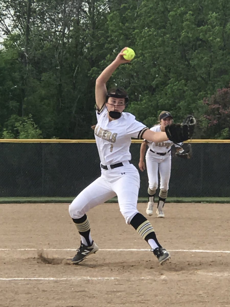 🚨PERFECT GAME ALERT🚨 
<a href="/brennan_staude/">Brennan Staude</a> threw a 3 inning perfect game tonight with 4Ks &amp; only threw 30 pitches 🤯🤯 

Offense was lead by <a href="/taywojcinski/">Taylor Wojcinski</a> 3x3 2B, 2RBIs, 2R. <a href="/BriannaBaltutis/">Brianna Baltutis</a> 2x2 2 2B, 3RBI, 3R. Brennan, <a href="/meredith_manke/">Meredith Manke</a> <a href="/abbycapstran/">abby</a> &amp; <a href="/katstrowig/">Kat Strowig</a> all had a hit.