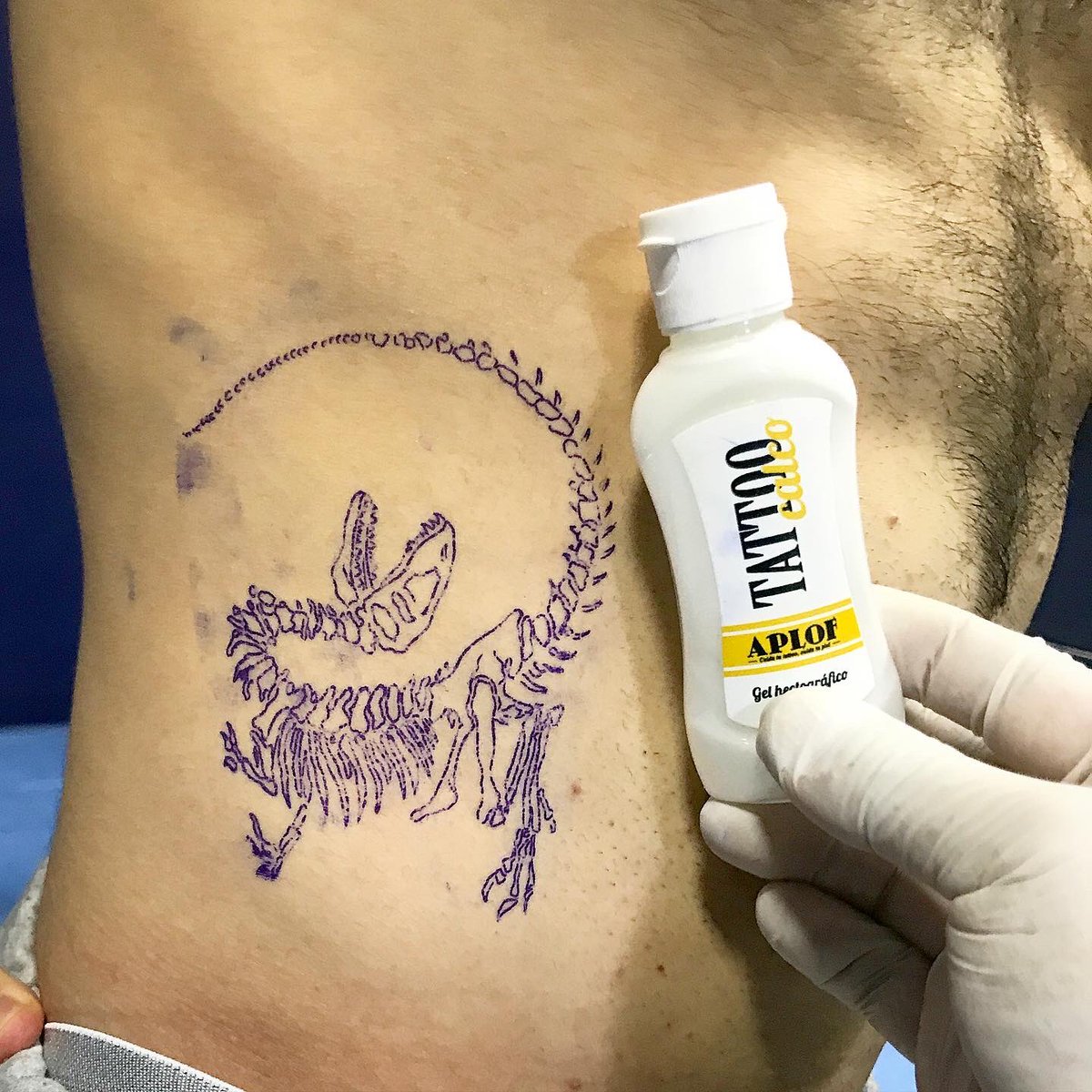 Apu_Arts's tweet photo. #apu #apuarts #apuartstattoo #apustyle #tatuaje #tatuajes #tattoos #tatuador #tatuadorcdmx #cdmx #tattooartist #dinosaurios #dinosauriotattoo #dinosauriotatuaje #velociraptor #velociraptortattoo #velociraptortatuaje #dna #dnatattoo #dnatatuaje #adn #adntattoo #adntatuaje https://t.co/IDlszhAO73