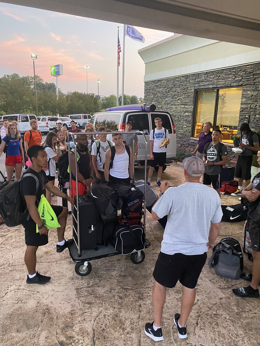 The team has arrived in North Carolina! Ready to get this thing started. #D3Nationals #GoMountGo