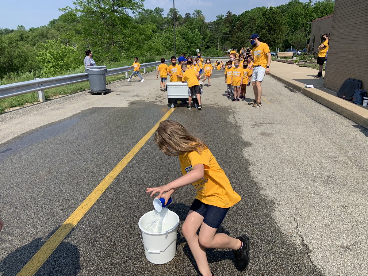 KatelynVogel6's tweet photo. SAE students and staff had a great time at Fun Day today. Thank you SAE PTA and Mr. Beisler for setting this up for our students https://t.co/aXheVw4Kog