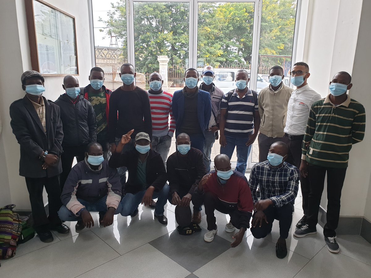 ankai_bus's tweet photo. Ankai/JAC bus team in Mozambique to provide you with professional sales service and bus maintenance.
You are warmly welcomed to pay us a visit in Maputo and Beira, let's work together for the future. https://t.co/hb6dhFxof3