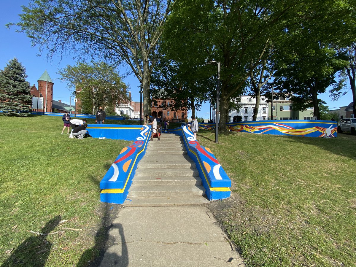 joepimentelart's tweet photo. So much progress at Tubman / Hulme Park in Poughkeepsie.
#cityofpoughkeepsie #poughkeepsieny #community #communitymuralproject #hudsonvalley @cityofpok @poughkeepsie @PokJournal https://t.co/Zd9NVjWFIJ
