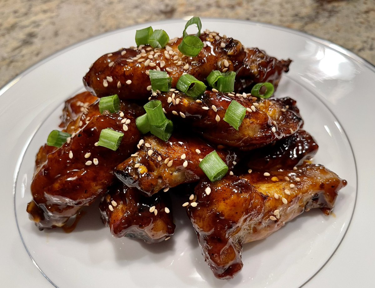 epcotbarcrawl's tweet photo. Made up a batch of the โOhana Honey-Coriander Chicken Wings.
So good & the kids love them (& the Honey Wing Sauce)
& have been using the pineapple for a few @TitosVodka & soda....๐
#WDW
#DDDQ https://t.co/ePPm7kuqyz