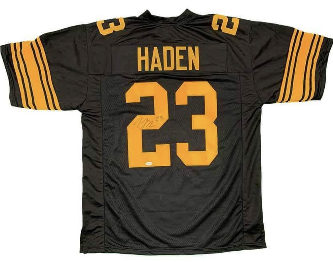 AroundThe412's tweet photo. Oh, also we’re gonna give this away to one random follower who retweets this tweet. We will announce a winner tomorrow night. https://t.co/garYztwgI6