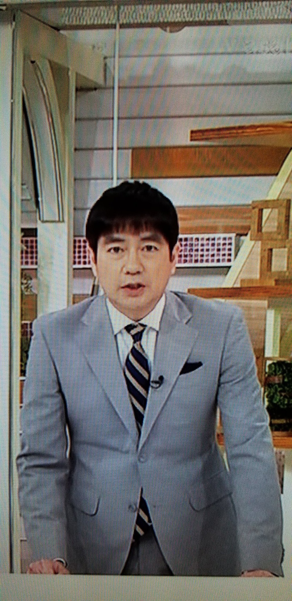 司 今朝のモーニングシヨーの羽鳥さん 前髪ぱっつん うけるぅ 笑 テレ朝 モーニングシヨー 羽鳥慎一 前髪ぱっつん 羽鳥さん前髪ぱっつん可愛い