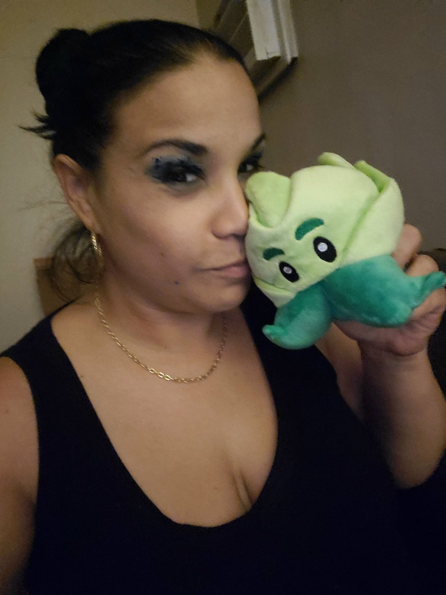 QueenOfTheIndie's tweet photo. Meet Muffy #MuffCabbage @Howlzzz https://t.co/nKkQGSaJH6