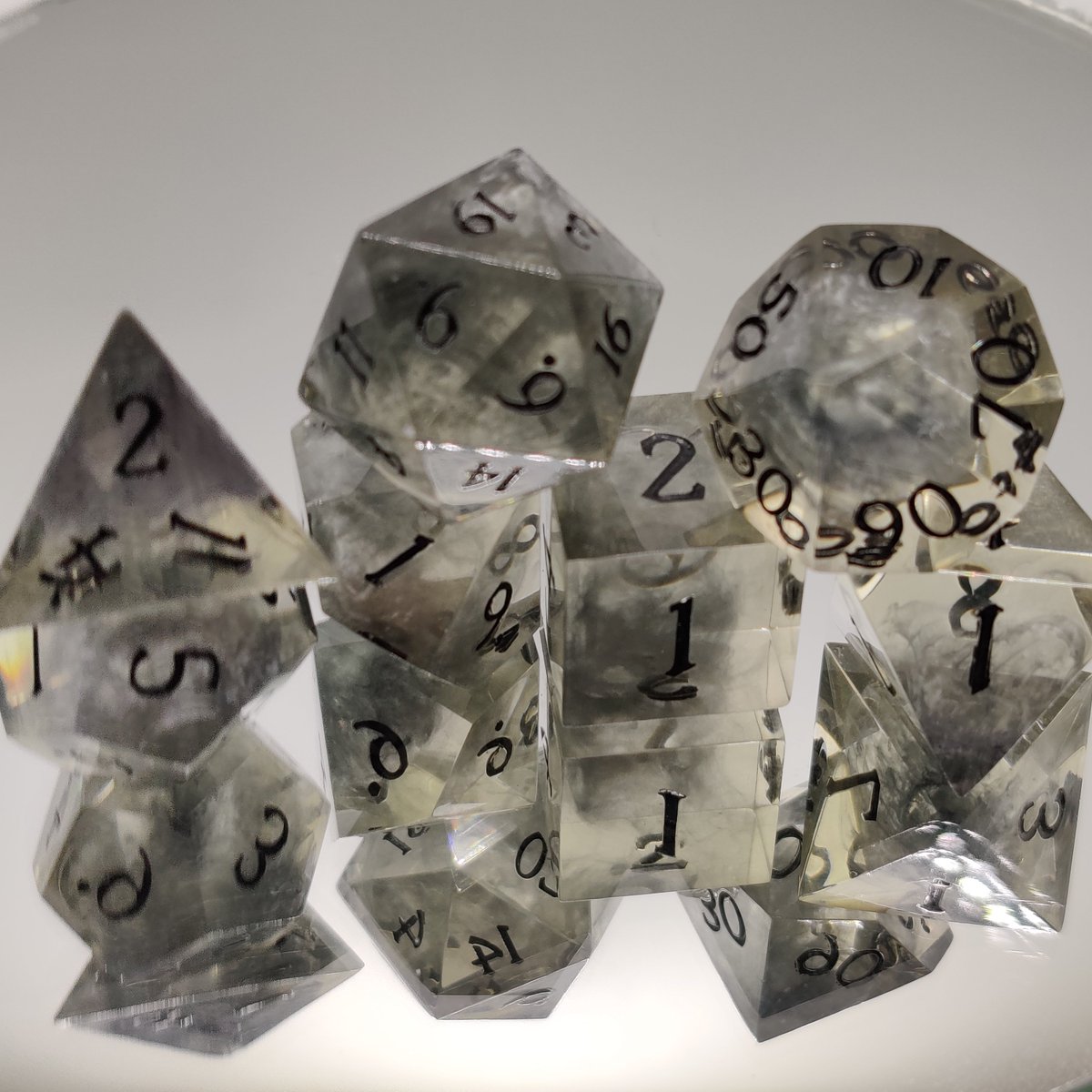 goblinandbees's tweet photo. We have been crafting with shadow and smoke in the workshop recently and the results have been quite stunning. Perfect for your stealthy needs! #dice #handmade #dnd #rpg #ttrpg #dicegoblin #dnddice #resindice #shadow #shadowdice #stealth #smoke #smokedice #rogue #monk #bard https://t.co/rNpSjsb19G