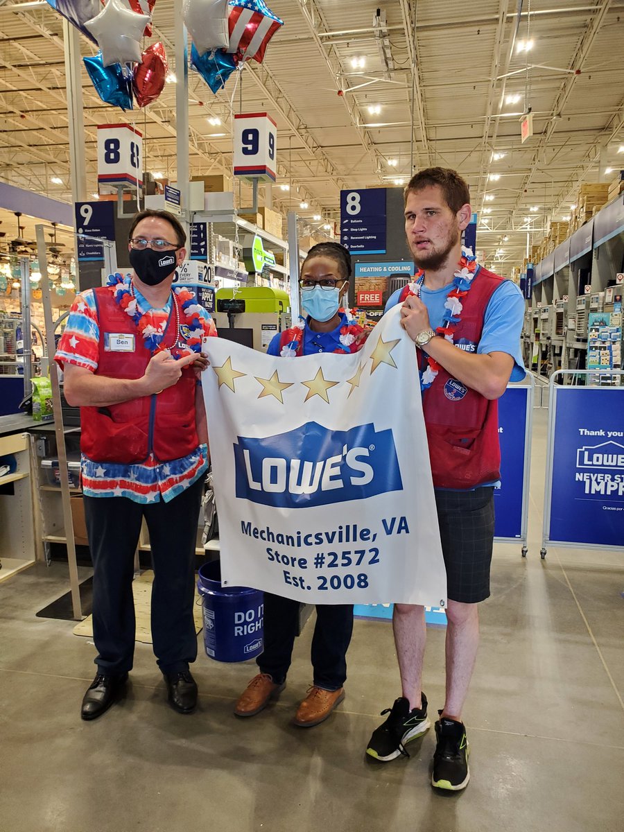 D899_RVA's tweet photo. Great Rock Star visits in 899 today. Teams rocked it in 632, 2572, 381 and 687!!  Thanks to our Region team for bringing some pre holiday cheer to our teams!!  @BlueBoxR1 @BenitoKomadina    @lowes2572 @AMcHenry1221 @AMiller_RVA @DistrictMgrMike @Jeremy43102459 @kg899 @D899_RVA https://t.co/uwvHTZE9rz
