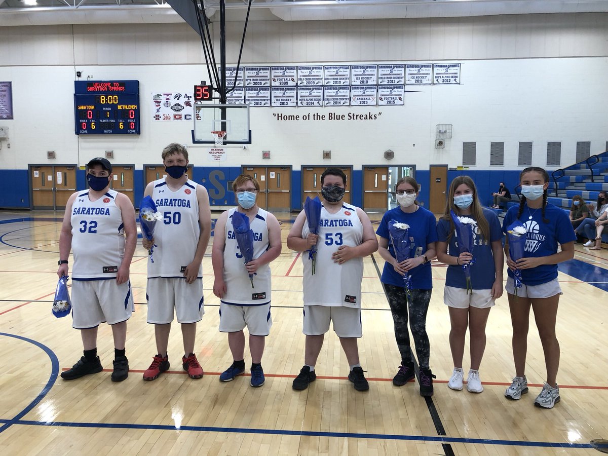 unifiedsaratoga's tweet image. We celebrated our amazing seniors today and all they have given to our program! Bethlehem came to play and earned a well deserved W (final score 37-34). Lots to celebrate and be thankful for, including some Alumni visitors 😊💙🏀⚡️ #onceabluestreakalwaysabluestreak