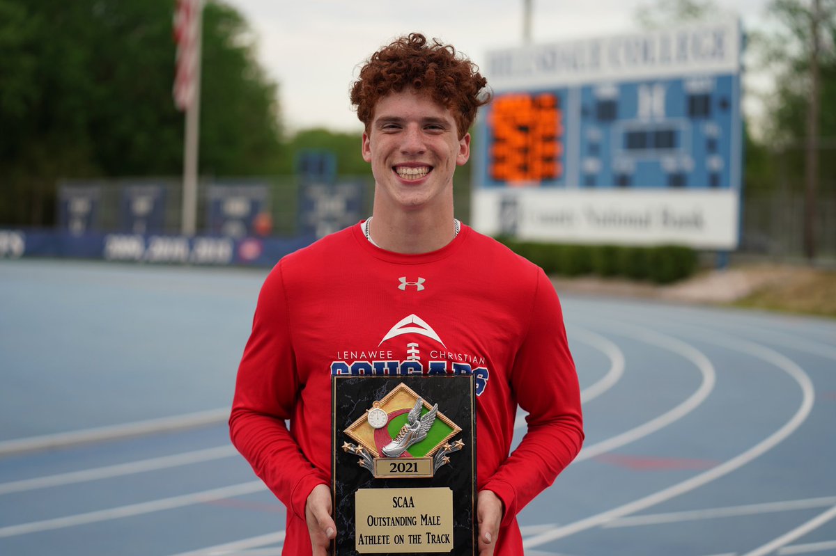 LCSCougars's tweet photo. Congrats to senior Jameson Chesser on a record-setting day. After setting two individual LCS records (100m, 200m*) and two team records (4x100, 4x200*), he was honored as the outstanding male athlete in the SCAA conference finals today. #GoCougars! *New SCAA record #LCSTrack https://t.co/Emp5TYPUgo