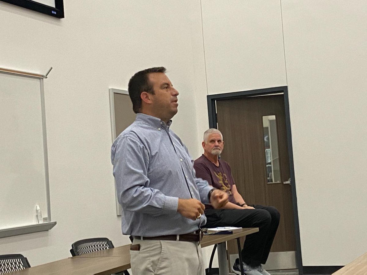PhilTweaton's tweet photo. @soccer_lake  new Head Coach is George Hourahan. He's the 2021 Coach of the Year on the girls side &amp; now is set to help the boys make the playoffs. Coach met some of his players &amp; their parents tonight &amp; shared his philosophy &amp; plan for moving forward. #lakecreeklions #bestyear3 https://t.co/kX4bWWueab