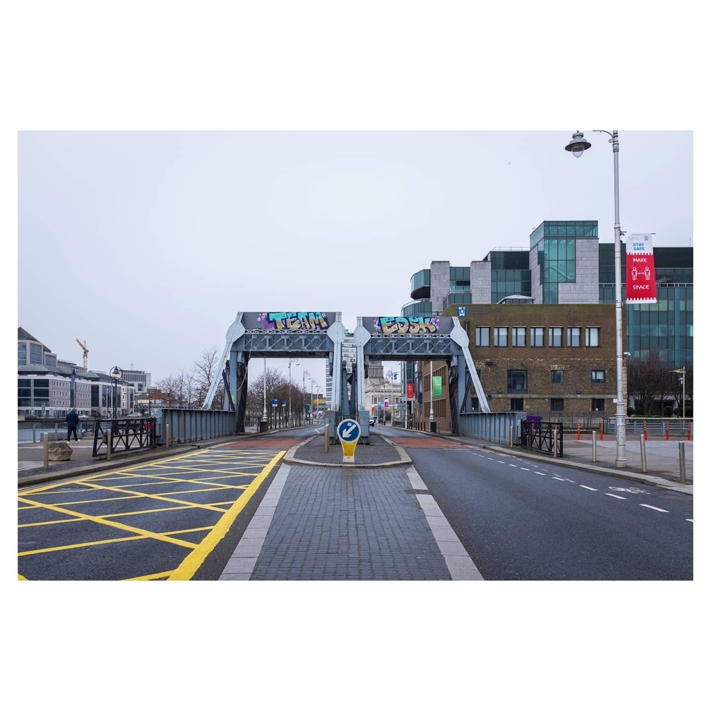 Happy birthday Lenny Kravitz.      