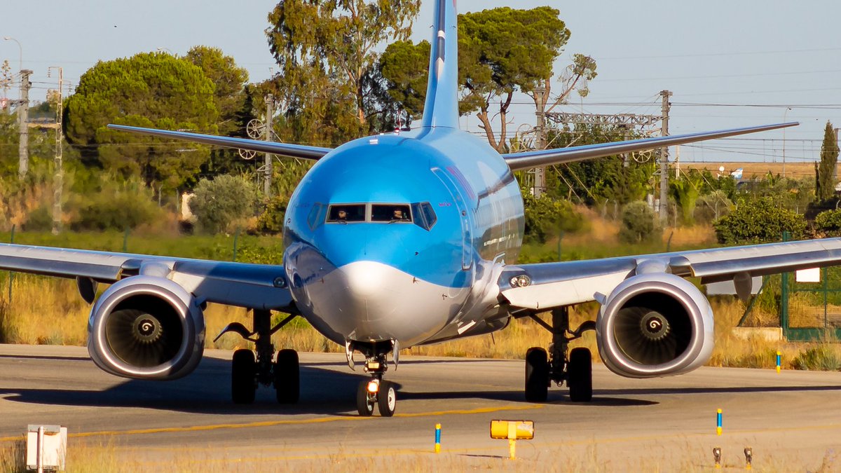 JerezSpotting's tweet photo. Si no pasa nada, está previsto que a partir del próximo 7 de junio volvamos a ver los 737 de TUI en Jerez. Mientras tanto os dejo unas fotos del verano pasado para ir haciendo boca 😁 @tuideutschland #lejr #tuideutchland #b737 #planespotting #aviation
https://t.co/pDsmaPGS24 https://t.co/j1iOg5kghn