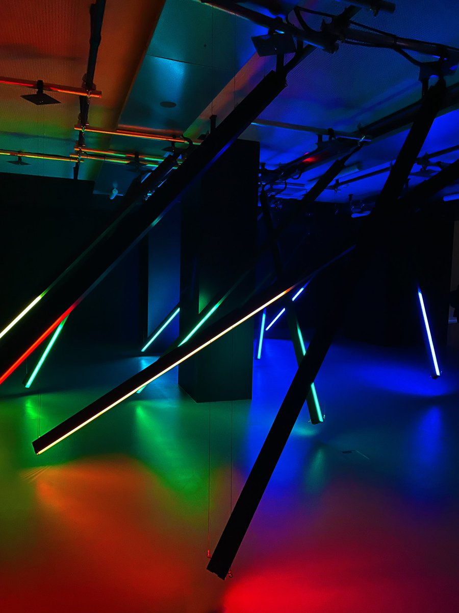 QParisiens's tweet photo. « Heureux soient les fêlés, car ils laisseront passer la lumière »
La Gaîté Lyrique reçoit cette expo sensorielle et visuelle jusqu’au 18/07 !✨
Fermé le lundi
Ouvert de 14h a 20h (19h le we)
#expoparis #gaitelyrique #visuel #paris #lumiere #guideparis #expoparisienne https://t.co/1SWRwuDlgL