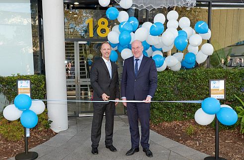 Power and infrastructure provider Delta Electronics has officially opened its new APAC HQ in Sydney. David Leal from Delta and Fed Member for North Sydney Trent Zimmerman officiating. #deltaelectronics
itwire.com/strategy/delta…