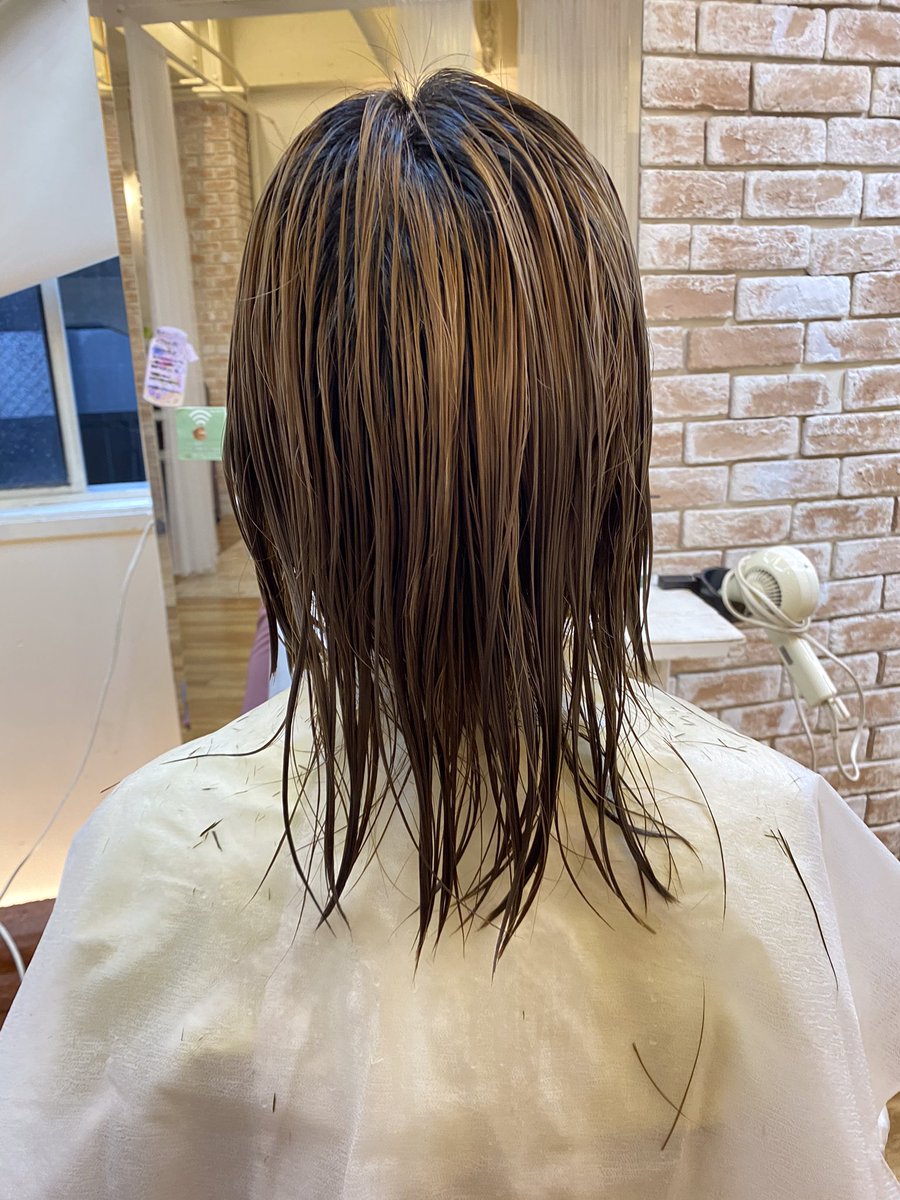 ミディアムヘアからすっきり肩上くびれボブに 軽い感じのボブが暑くなってくる季節にぴったりです 21 05 26 B2c梅田は女性にもメンズにも人気のヘアサロン ヘッドスパサロンです 大阪府大阪市北区