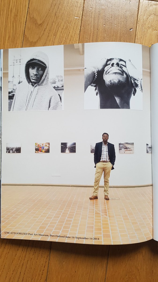 Kicket187Prod's tweet photo. #thread
In loving memory of the late great @chimodu, gotta share these few pages (including the intro and a full interview) taken from his #Uncategorized 2Pac photobook.
You can buy it at https://t.co/flyBDd9mHd
One of the best to ever πΈ it.
#RIPChiModu
1/5 https://t.co/Ef4qAMxqK0