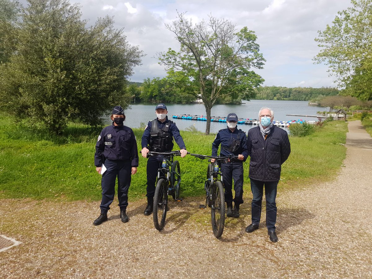PoliceNat95's tweet photo. @IDLCergy contribue à l'équipement de la brigade VTT par l'achat de 2 vélos électriques qui permettra de compléter la dotation administrative et de renforcer la sécurité et la protection du site. https://t.co/sGbgGqrGbu