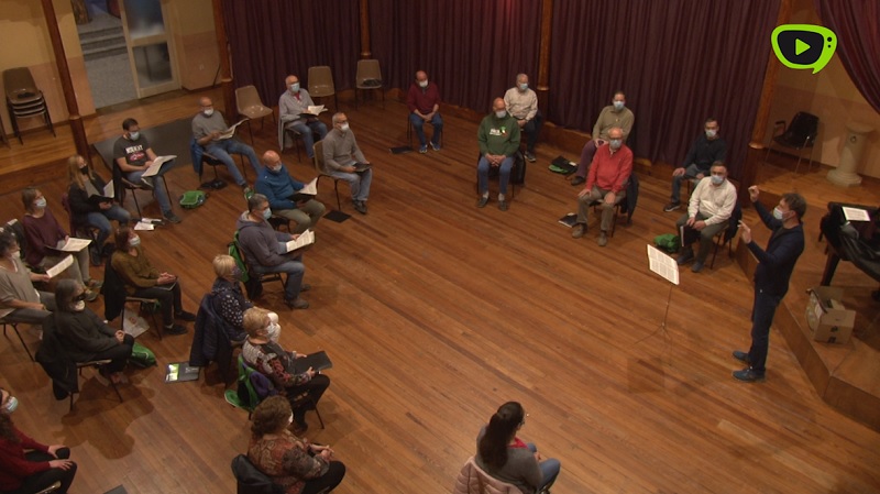 Veus Alegres i Orfeó Català actuaran a Sant Hilari i en el Palau de la Música

La coral de #Sant_Hilari_Sacalm, Veus Alegres,  compartirà escenari amb l’Orfeó Català, i actuarà a l’emblemàtic Palau de la Música de Barcelona.

laselvatv.cat/index.php/noti…