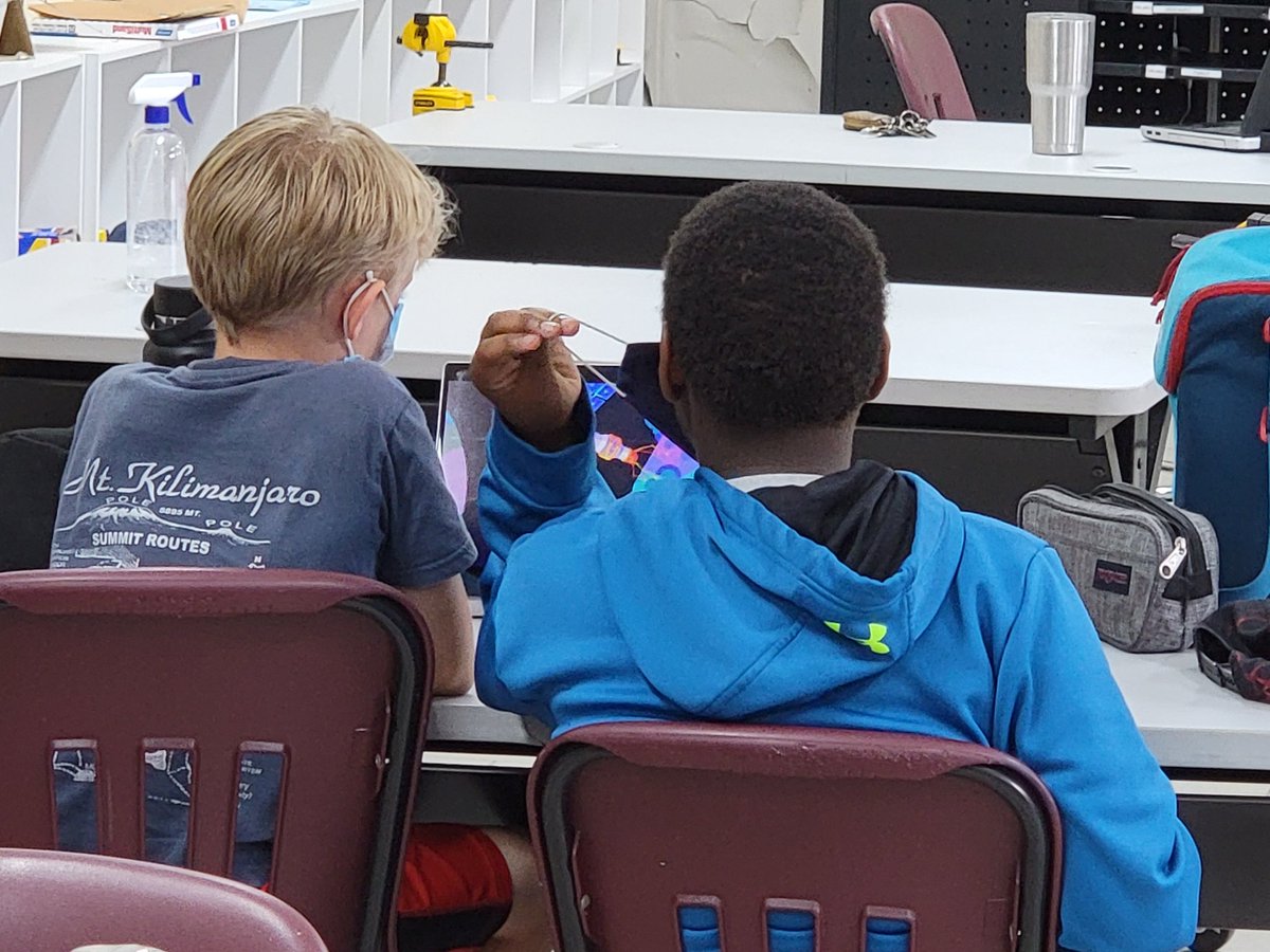 ChopSciDesign's tweet image. Yesterday was jump-up day! It was great seeing our @TASOKinshasa students in grade 6 be leaders for the grade 5s before their transition.