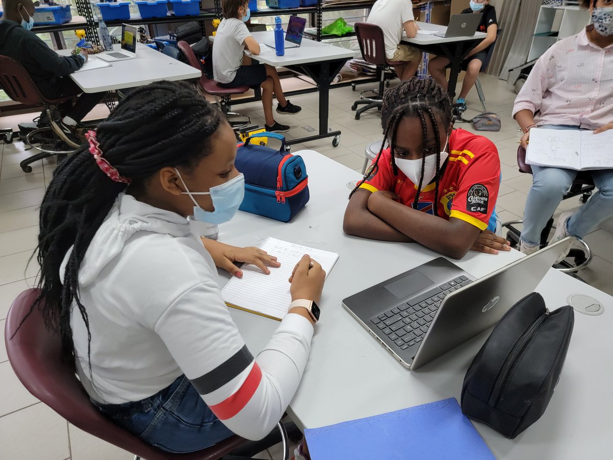 ChopSciDesign's tweet image. Yesterday was jump-up day! It was great seeing our @TASOKinshasa students in grade 6 be leaders for the grade 5s before their transition.
