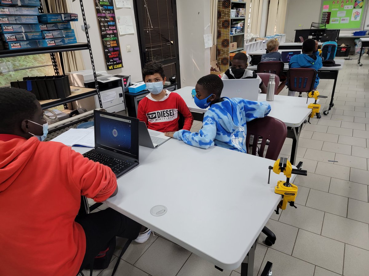 ChopSciDesign's tweet image. Yesterday was jump-up day! It was great seeing our @TASOKinshasa students in grade 6 be leaders for the grade 5s before their transition.