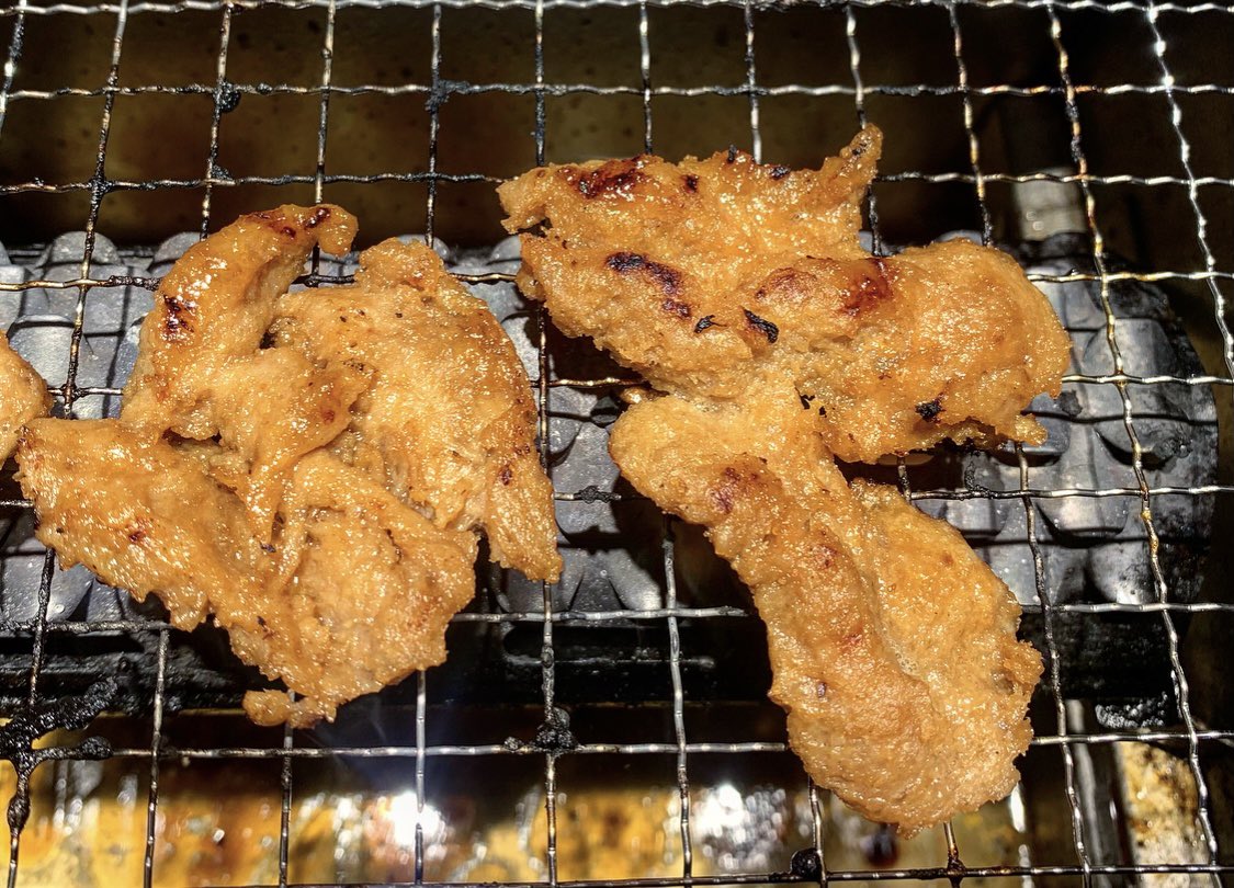 Bene_app's tweet photo. 横浜の焼肉ライクでランチしてきました❗️
やっぱり #MeatsNext の焼肉は最高。。
しかし、横浜店はハラミはもう販売終了とのこと…、。
カルビはまだまだ販売するそうなのでお近くの方は是非❣️
11時半から結構混み始めるので、
その点も要チェックです☝️✨
#ネクストミーツ
#焼肉
#ランチ
#横浜 https://t.co/2cwg6S8EEx