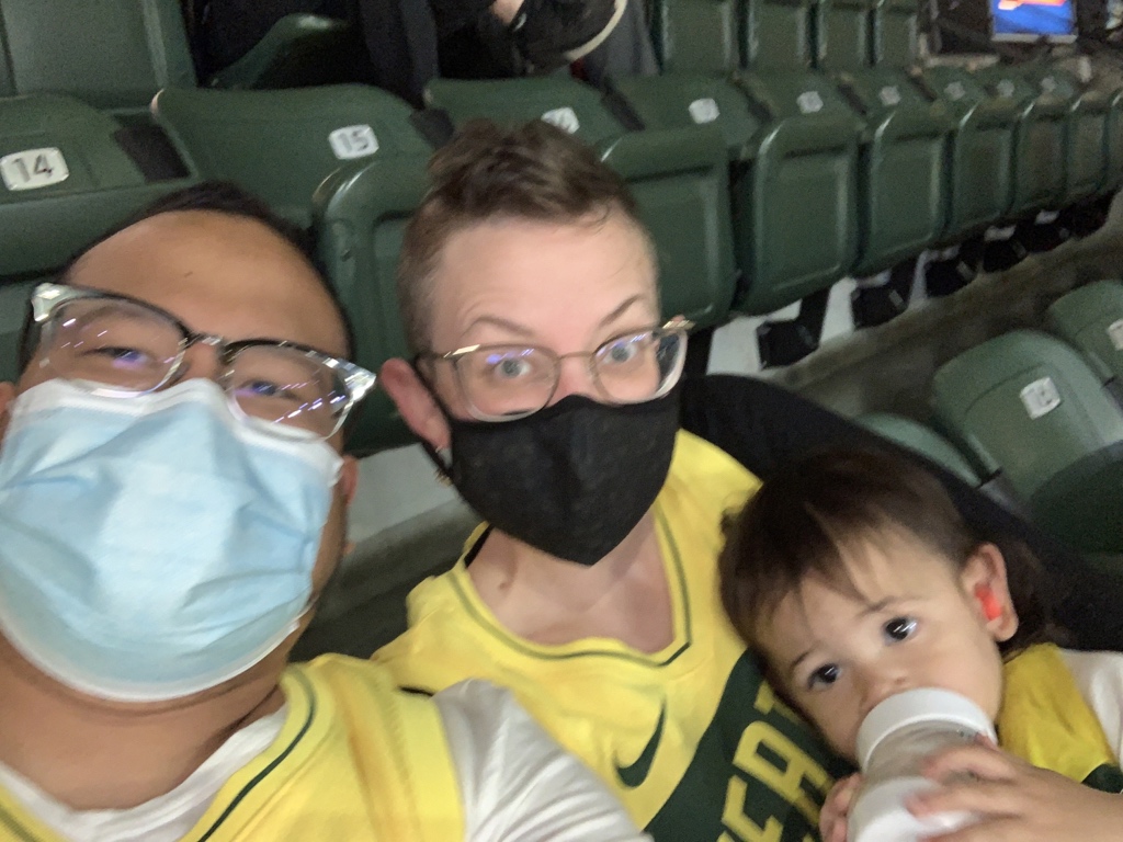 FrancisBDub's tweet photo. Go @seattlestorm ! #TakeCover https://t.co/LDRrmV1Br5