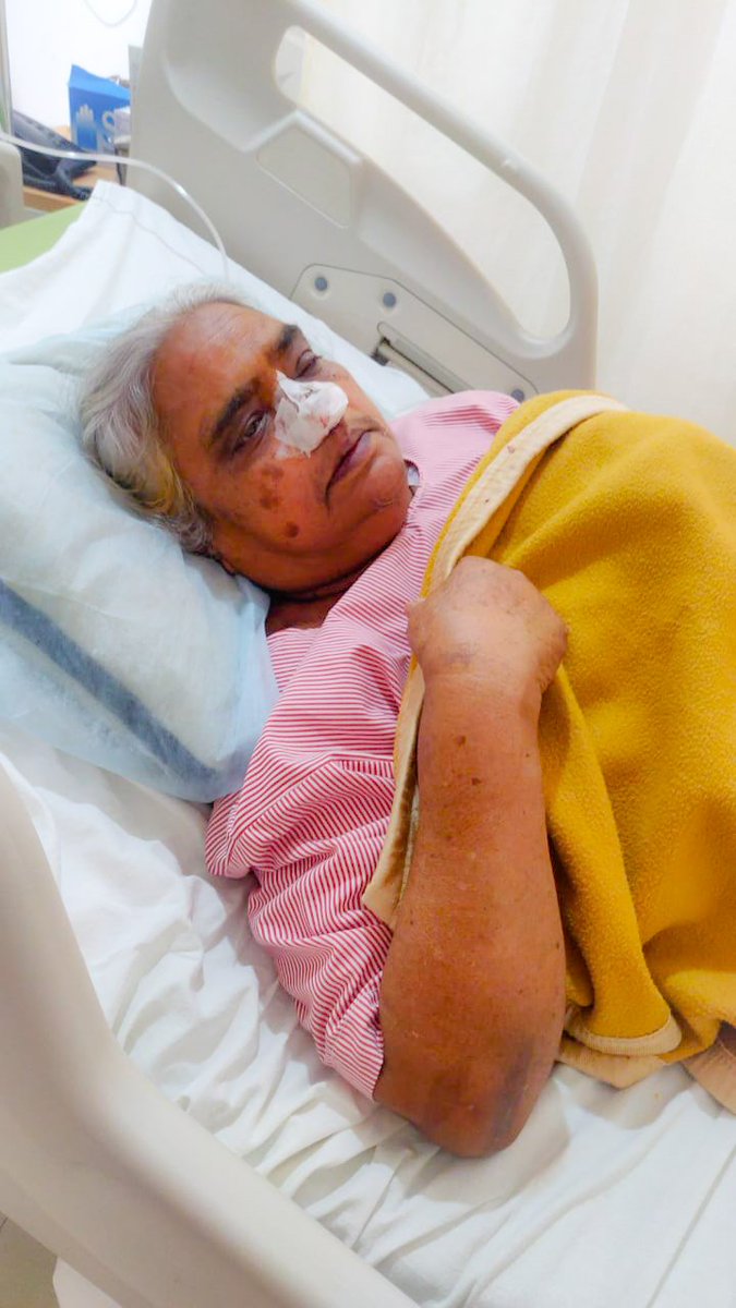 CreativHead's tweet photo. Messages is being sent on behalf of Mrs. Lalitha Kumar (daughter of Patient)
Financial Help Needed for the patient 
A/c Name : Lalitha Kumar    
Savings A/c no. 20271351143                   
IFSC code SBIN0018234
(OR) any UPI  to +91-9535318861
@Broufus @cloudnikki @srinivasiyc https://t.co/9UXMpaMKEs