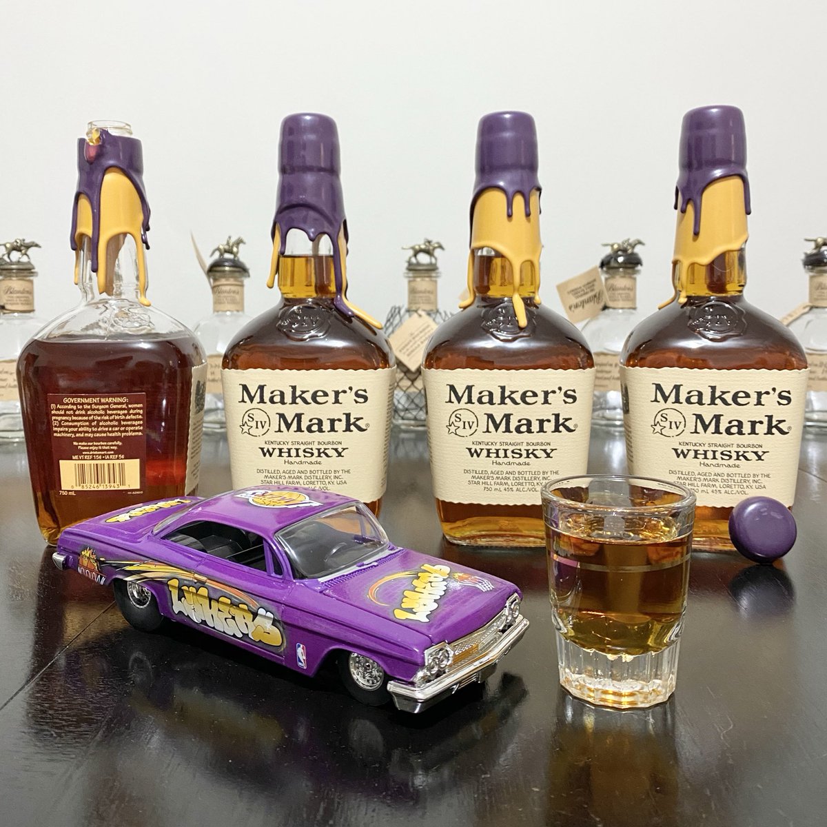 wordup_turtle's tweet photo. happy tueday #lakeshow #thatsgame❗️

🥃  @lakers @makersmark kentucky straight bourbon WHISKY❗️#makersmark #nba https://t.co/w20XkPfkYP