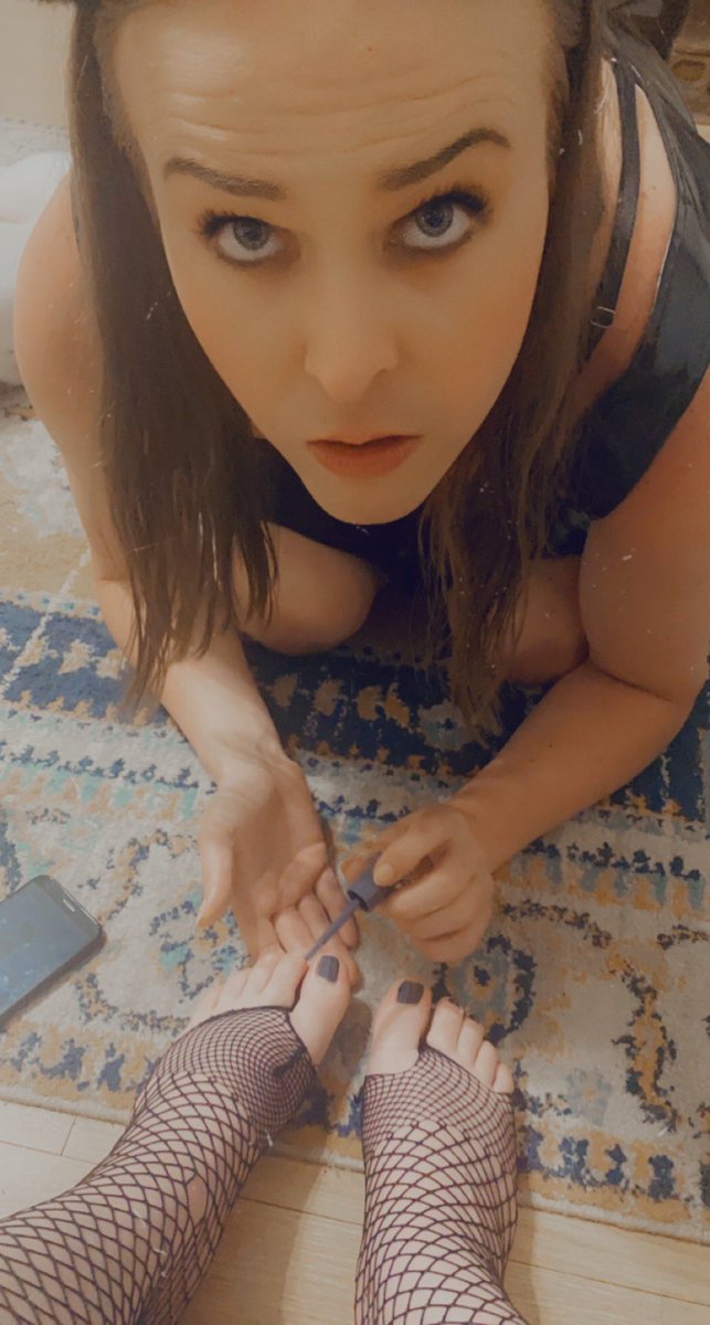 Miss Luna 🌙 tweet media