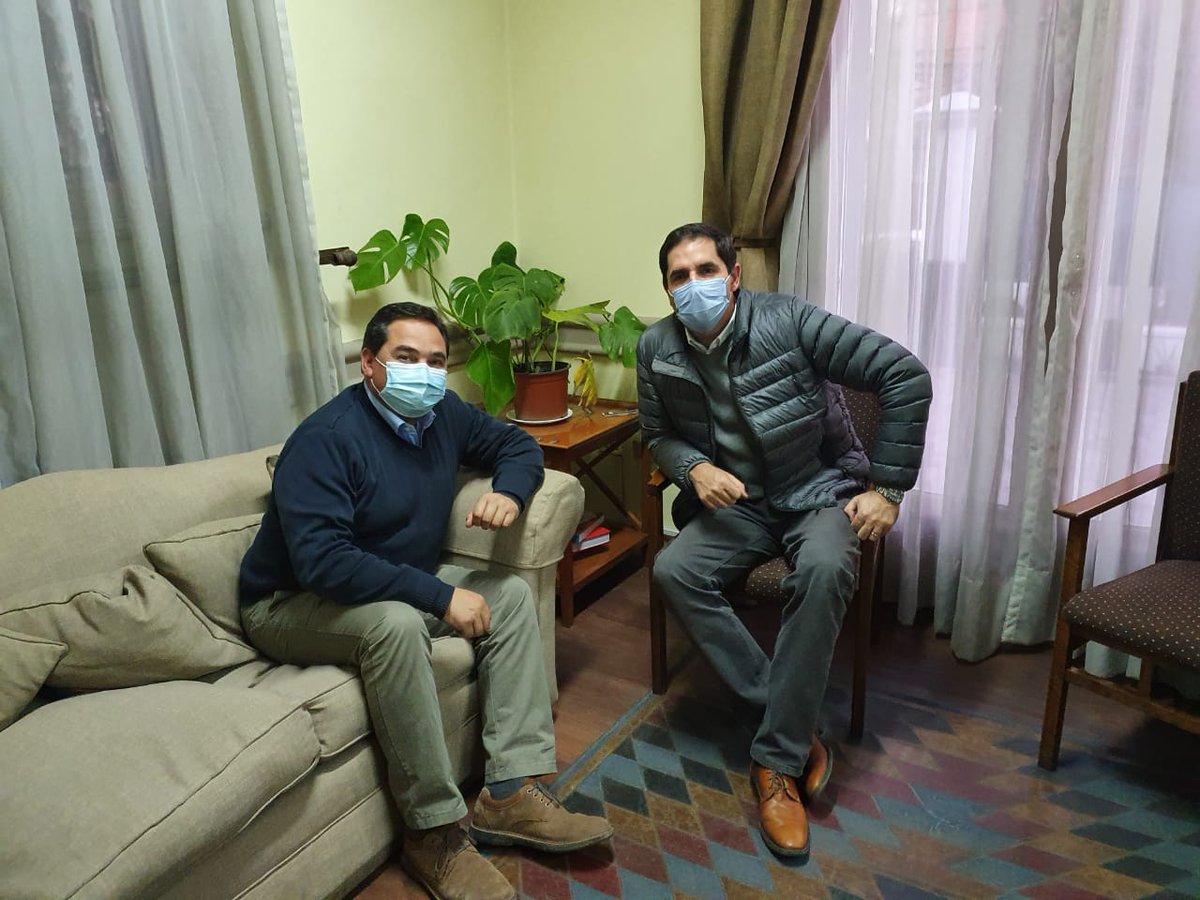 RNchile's tweet photo. 🔴 Secretario General se reunió con el alcalde electo de #VillaAlegre.

Pablo Fuentes conversó con @jmarellano_ sobre sus proyectos para la comuna y aprovechó de agradecer el apoyo del partido en la elección municipal 🇨🇱 https://t.co/XcfyRAlRhU