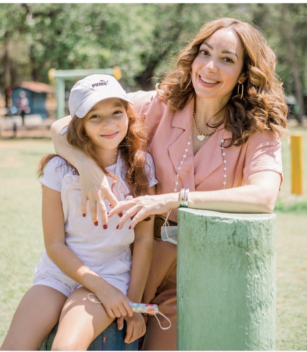 Miralba's tweet photo. Ya revisaste tu calendario de vacunas?
La varicela es provocada por un virus altamente contagioso.
Con 2 dosis obtienes 90% de cobertura.
Habla con tu pediatra y pon el calendario de vacunas de tus hijos al día.
#MSDLatam https://t.co/iemuIA0XO8