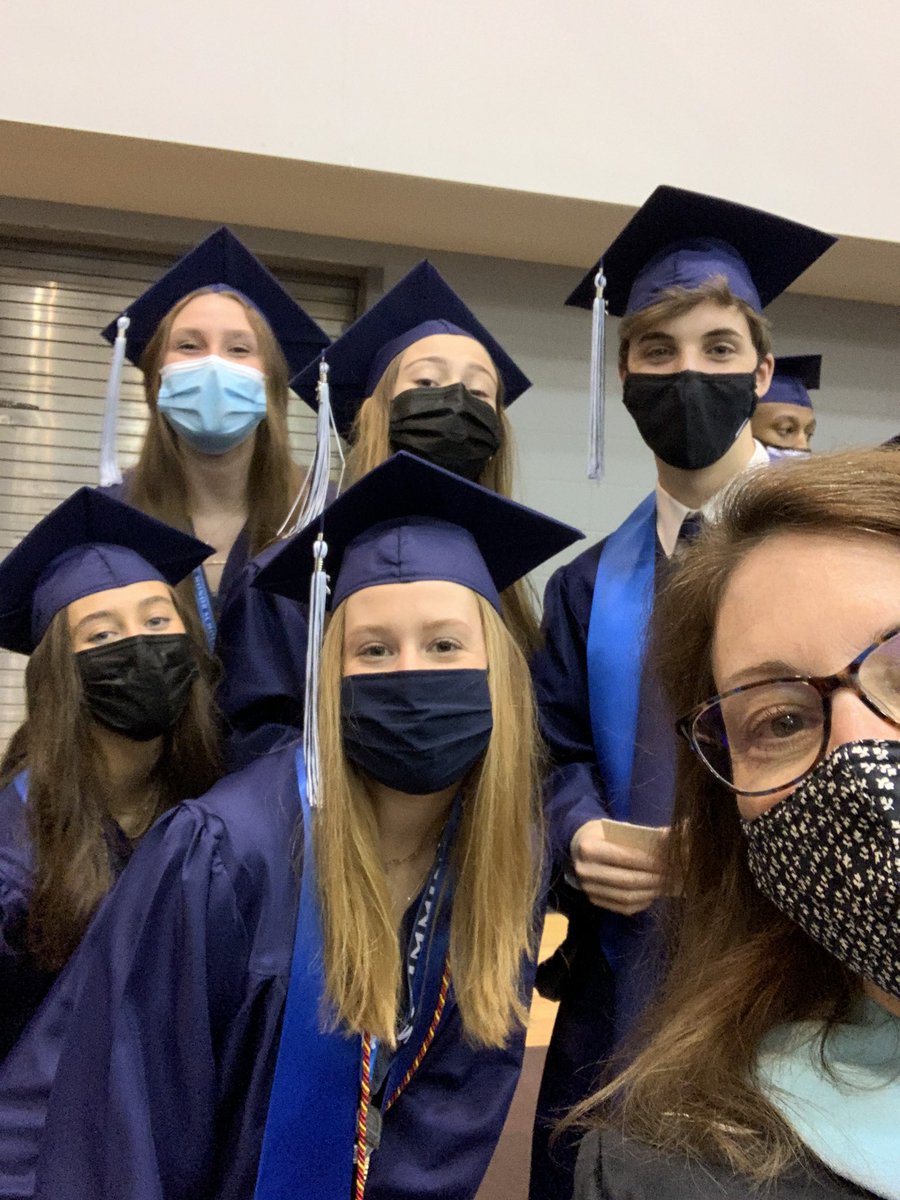 lauriemac23's tweet photo. Happy graduation East High class of 2021😊💙 #weflytogether #grads https://t.co/ZDW8KkGQ2i