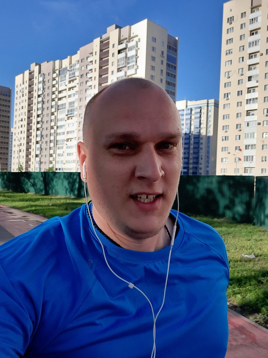 После длительного перерыва, связанного с обострением старой травмы, вышел сегодня на пробежку. Такого кайфа от бега я давно не получал!!!