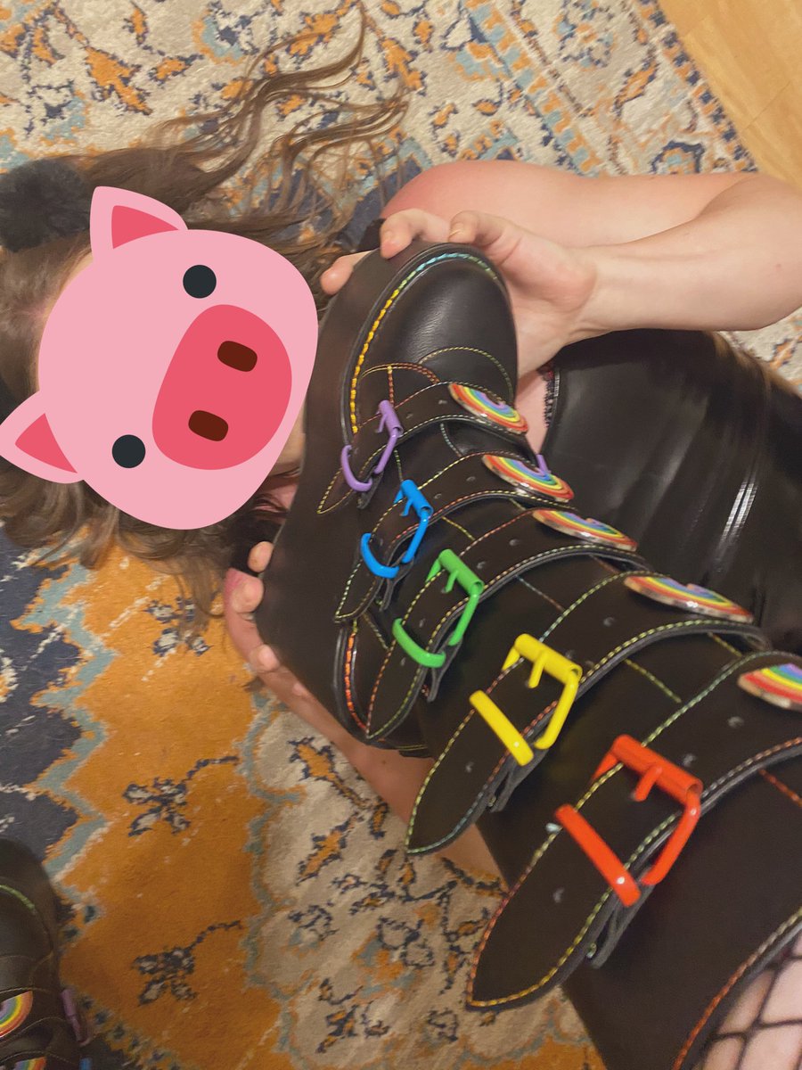 Miss Luna 🌙 tweet media