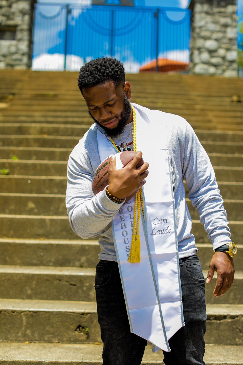 g52georges's tweet photo. Y’all thought I was finished? Morehouse Man class of ‘21💪🏾 https://t.co/38jms1Z5hl