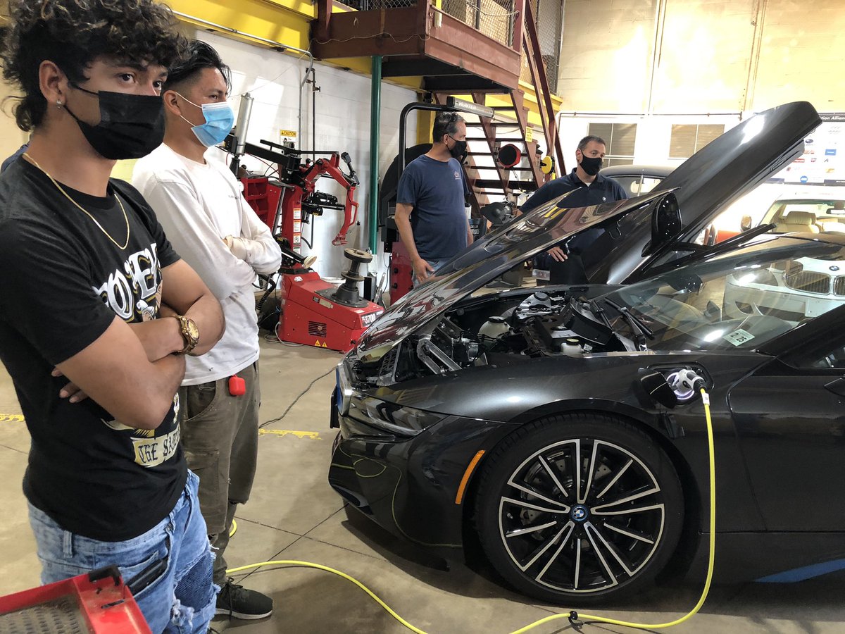 crea_mcps's tweet photo. Special thanks to #BMW for bringing the fanciest car I’ve ever seen to the #CREA evening program’s auto class tonight. Students had an interactive workshop with BMW technicians to  learn about the hybrid BMW i8 Roadster. https://t.co/dIsOan5Z6M