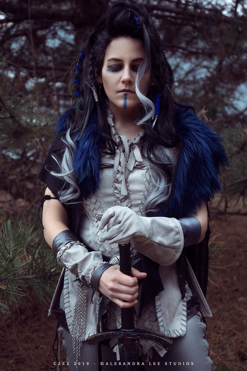 ALeeStudios's tweet photo. Congrats to @cattheterrible for winning Cosplay of the week on @TalksMachina!!! I'm so happy we were able to pull this shoot together last minute. Still one of my favorite C2E2 moments!!! #cosplayoftheweek #CriticalRoleCosplay https://t.co/Spvw0hP1vm