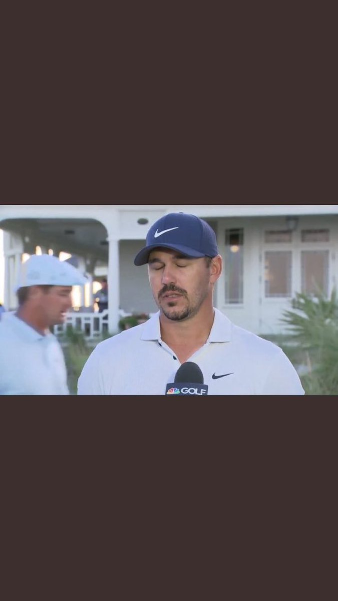 ericroberts_'s tweet photo. My face when @ClevelandGolf only makes a 48 degree wedge in right hand and not left. #leftiesmattertoo https://t.co/UNIUFsV03Y