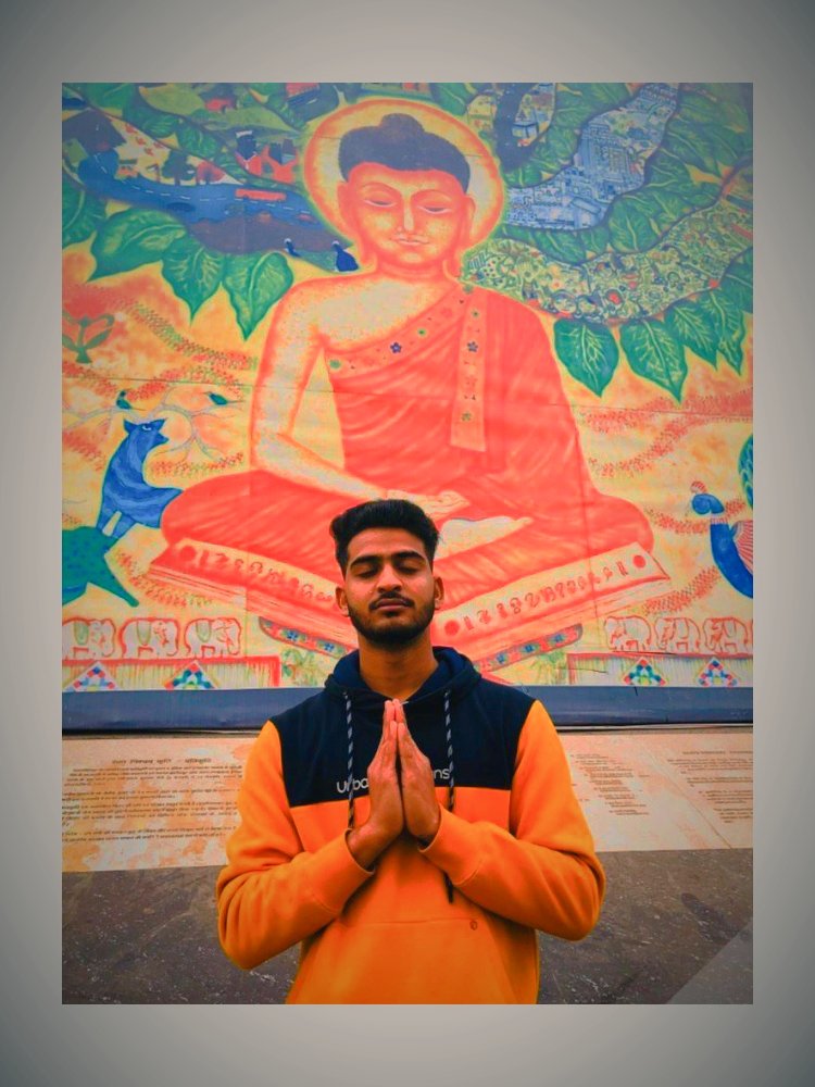 sonujha942's tweet photo. Never complain about the Difficulties in Life because a Director(god) always gives the Hardest Roles to His Best Actors! 
#HappyBuddhaPurnima to all  ❤❤🙏🙏🙏
#बुद्धम्_शरणम्_गच्छामि
#बुद्ध_पुर्णिमा 
#Wednesday_motivation 
#Image_source- #my_colored_gallery https://t.co/S6i5FD8MZf