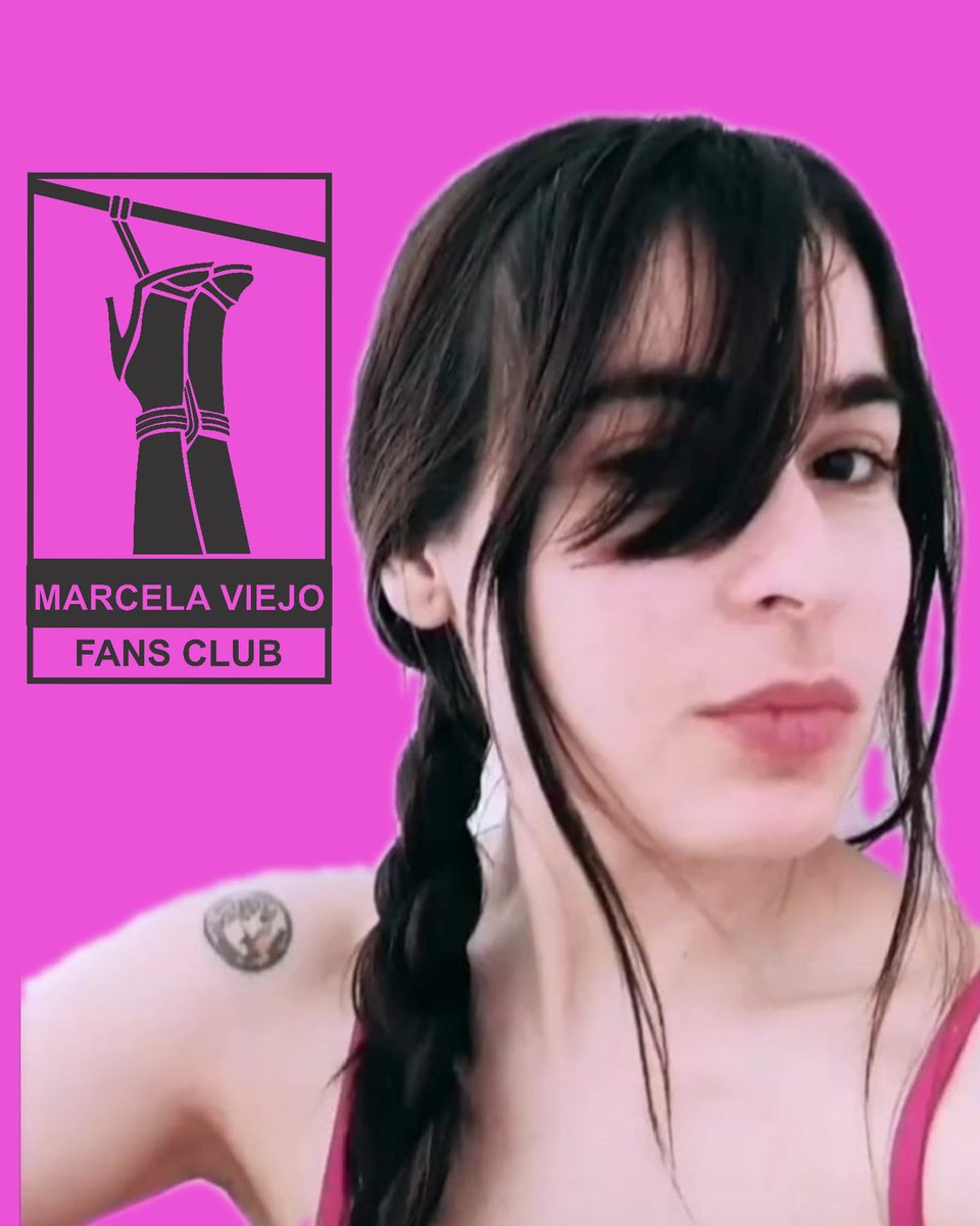 FansViejo's tweet photo. ¡Siempre hay alguien!
#pequeñasprofecías
@viejo_marcela
@FansViejo
.
.
.
#pequeñasprofecías #pequeñasprofecíasenvivo #MarcelaViejoFansClub #MarcelaViejoFans #Marcelaviejo #fans #unicos #club #marcela #viejo 
PD: Amamos nuestro logo 💜👇 https://t.co/BtfiaY3mx2