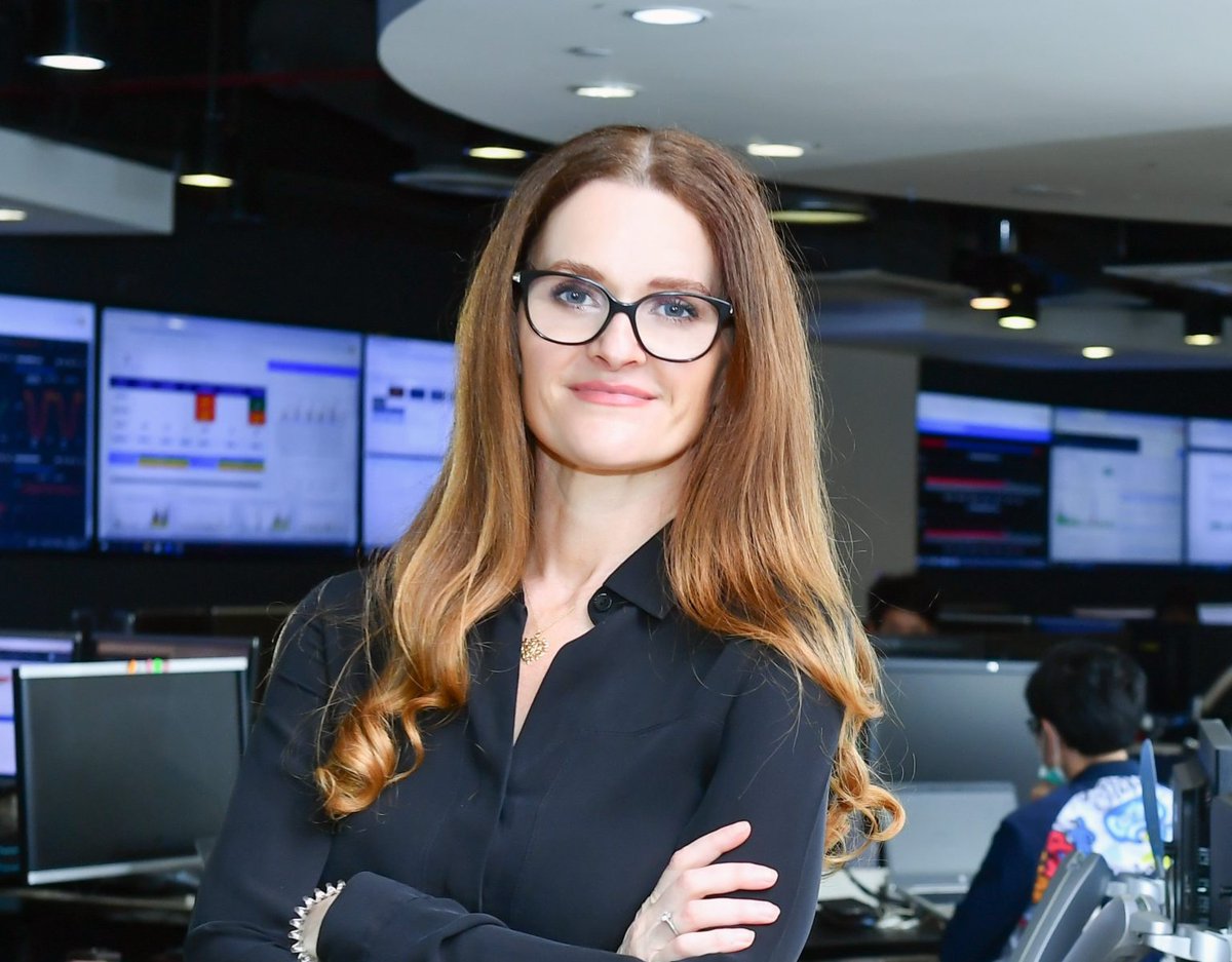 EricssonAPAC's tweet photo. Ericsson's Nadine Allen, recently joined a panel discussion at the Sweden 🇸🇪 Southeast Asia Business Reset Summit 2021 &amp; shared her thoughts on #5G, digital transformation and more. 

Catch key excerpts from the session. Thread 👇
@SwedeninSG #SwedCham https://t.co/xkl5YIm1NP