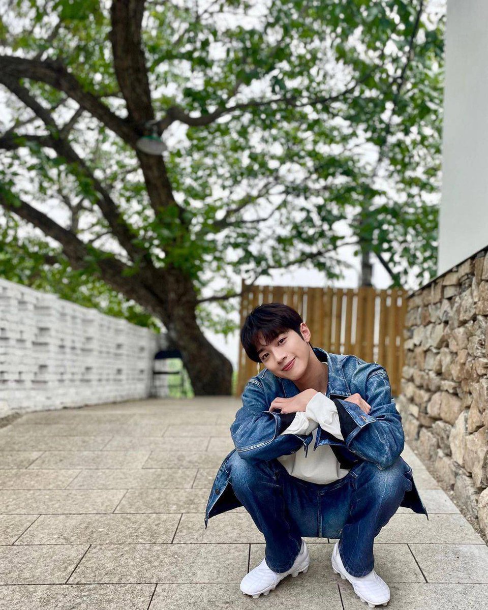 withlinlin's tweet photo. 🌿🌿🌿 #라이관린 #赖冠霖 https://t.co/hKKyoDfPP2