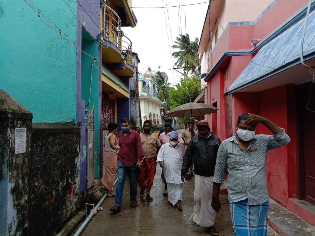 MRGandhiNGL's tweet photo. நாகர்கோவில் சட்டமன்றத் தொகுதிக்குட்பட்ட புத்தேரி பகுதியில் ஏற்பட்ட வெள்ளப்பெருக்கில் புத்தேரி குளம் உடைப்பு ஏற்பட்டு ஊருக்குள் தண்ணீர் புகுந்தது.அந்தப் பகுதிகளை இன்று காலை பார்வையிட்டு தக்க நடவடிக்கை எடுக்குமாறு சம்பந்தப்பட்ட அதிகாரிகளிடம் வலியுறுத்தினேன் https://t.co/k87klLXDgI