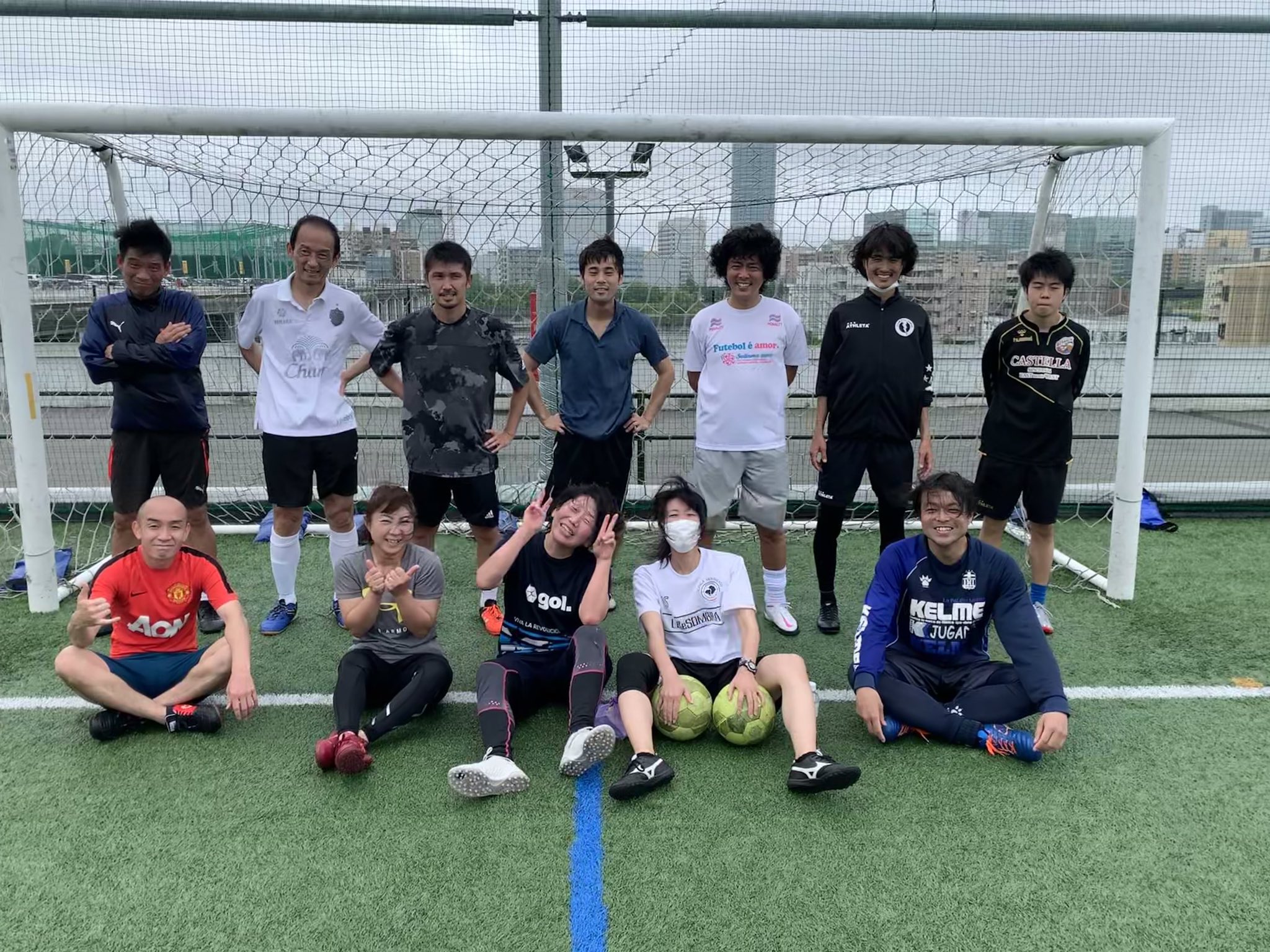 Aoba Sky Field 毎週金曜は ひる個サル 初心者の方も女子も楽しめます ゆったりな雰囲気のフットサルを楽しみましょう 毎週金曜日12 30 14 00 1 100 小雨決行です 会場はあおばスカイフィールド ご予約はこちら T Co 5yy9jlyunc