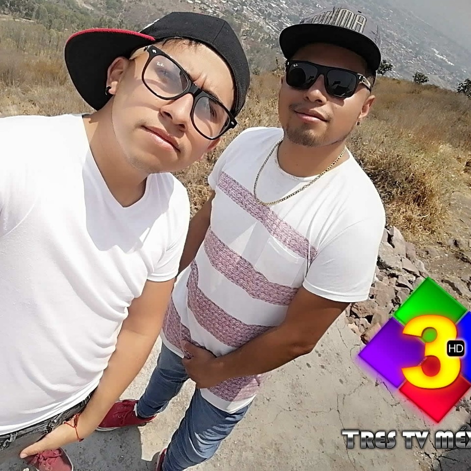 TresTvMexico's tweet photo. #ConociendoMexico (Cap: 2) Nuestros talentos #Alfredd y #Bob se fueron a conocer la cima del cerro de #SantaMariaAuxiliadora en la #SierraDeGuadalupe en #Coacalco / #Tultitlan #EstadodeMexico. ¡Acompáñalos en esta aventura y mira lo que encontraron! #DeViaje #Mexico #TresTvMexico https://t.co/yXEbgmYQD8