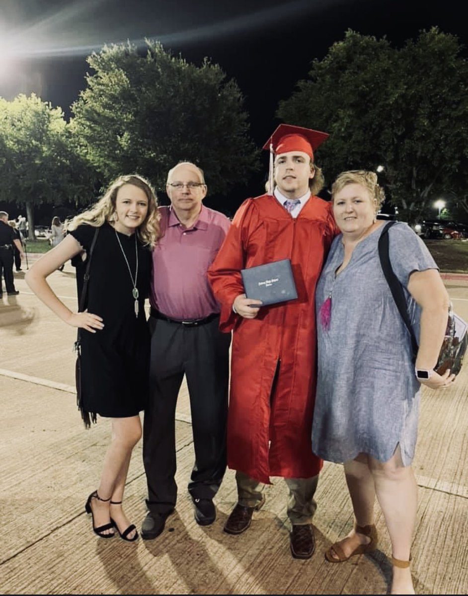 Hopebrewer13's tweet photo. 🎓🎉CONGRATS HARRISON 🎉🎓 https://t.co/KZdeMIZ8PC
