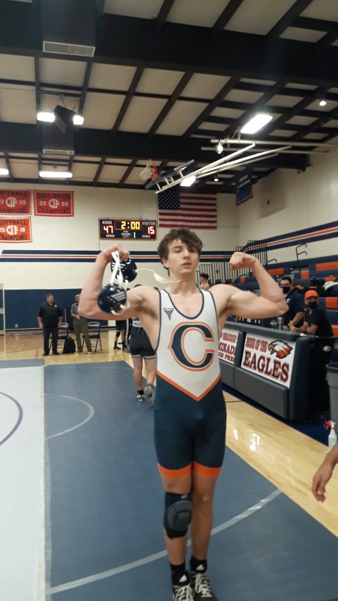 NADEWRESTLING's tweet photo. Kris Castro, Sam Weaver and Daniele Quartararo with big flex after their wins during round 1 of CIF Dual against Lompoc Cabrillo https://t.co/z9QqBEWXpZ